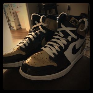 Jordan 1 retro high NRG patent gold toe